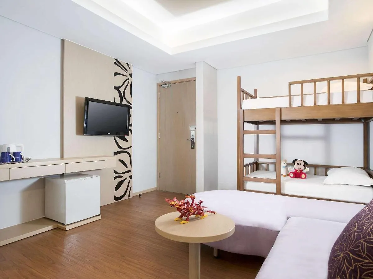 Ibis Styles Bali Benoa Hotel Nusa Dua  4*, Nusa Dua (Bali)